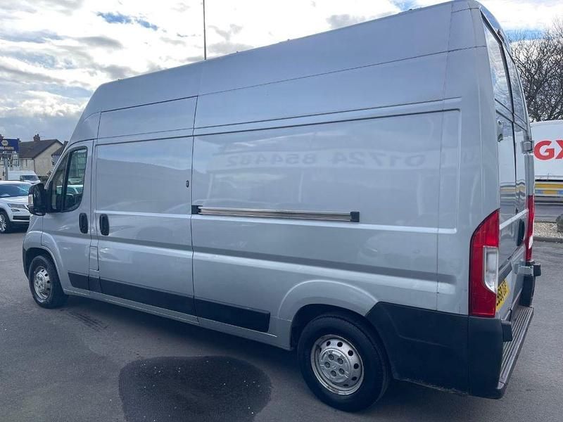 Used Citroën Relay 130 HP (95 kW) 2019 Silver Van