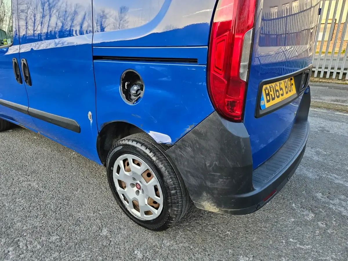 Usado Fiat Doblò 90 HP (66 kW) 2016 Azul Monovolume