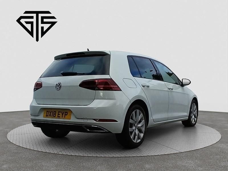 Second-hand VW Golf VIII Highline 122 CP (89 kW) 2024 Alb Hatchback