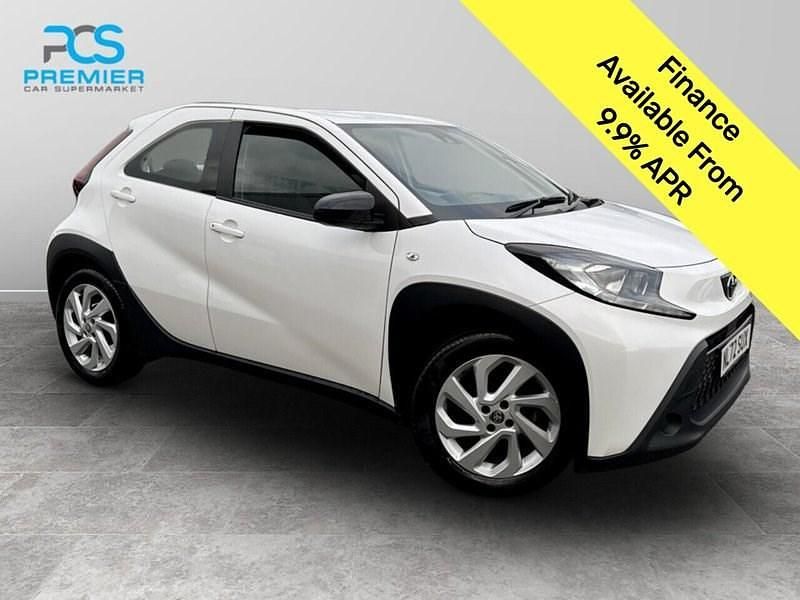 White Used 2022 Toyota Aygo X PURE SUV | £10,495 (Super price) - Image 1/3