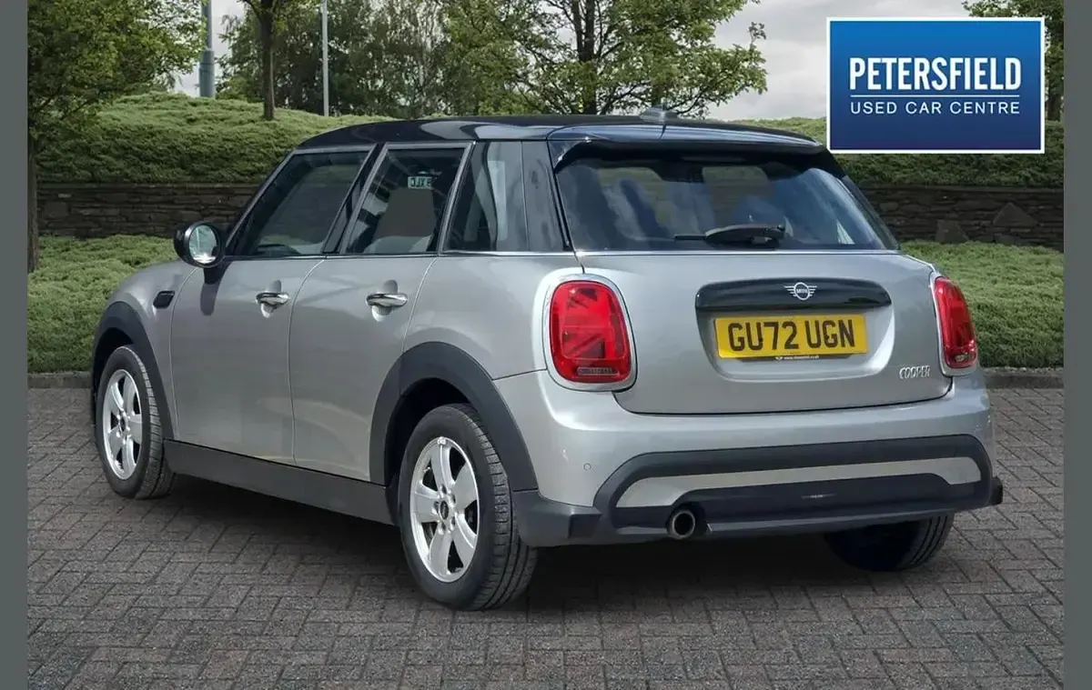 Used Mini Cooper Classic 134 HP (98 kW) 2022 Silver Hatchback