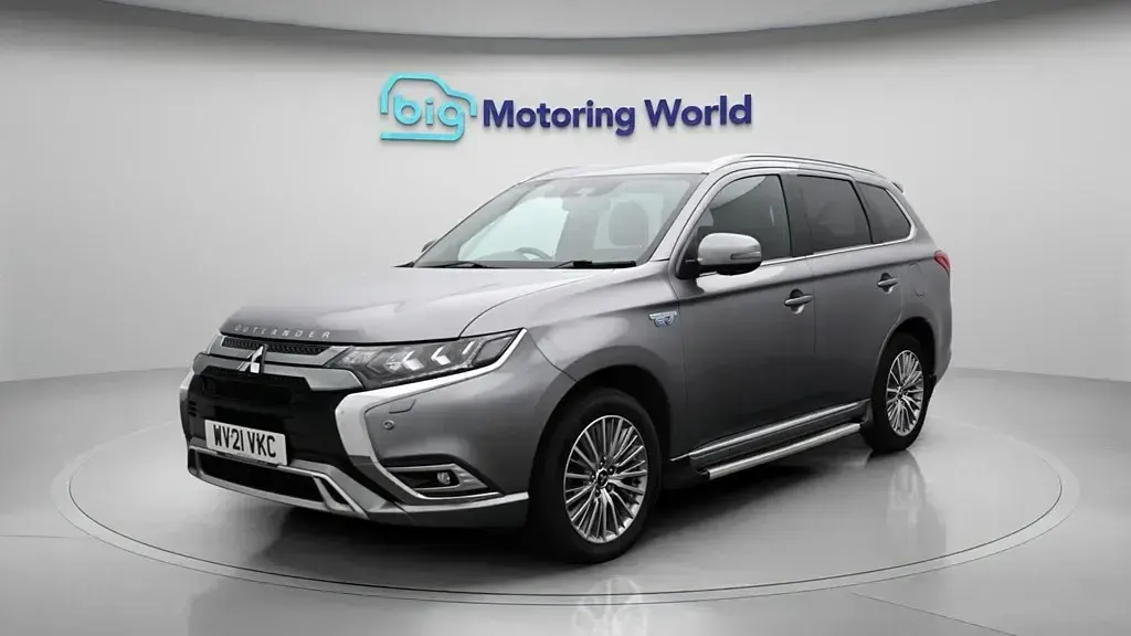 Usado Mitsubishi Outlander P-HEV 224 HP (164 kW) 2021 Cinzento SUV