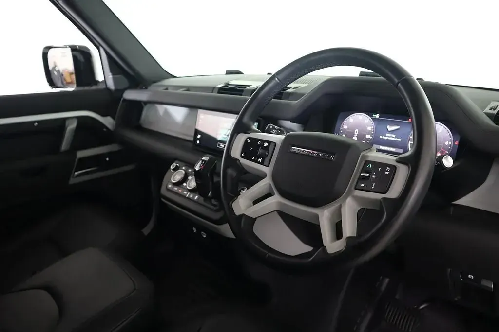Używany Land Rover Defender Dynamic 2024 Biały SUV