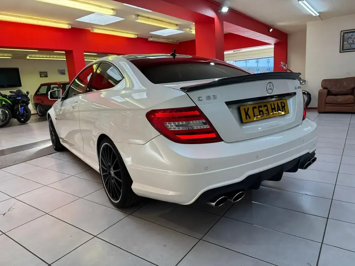 Used Mercedes C63 AMG 451 HP (331 kW) 2014 White Coupe