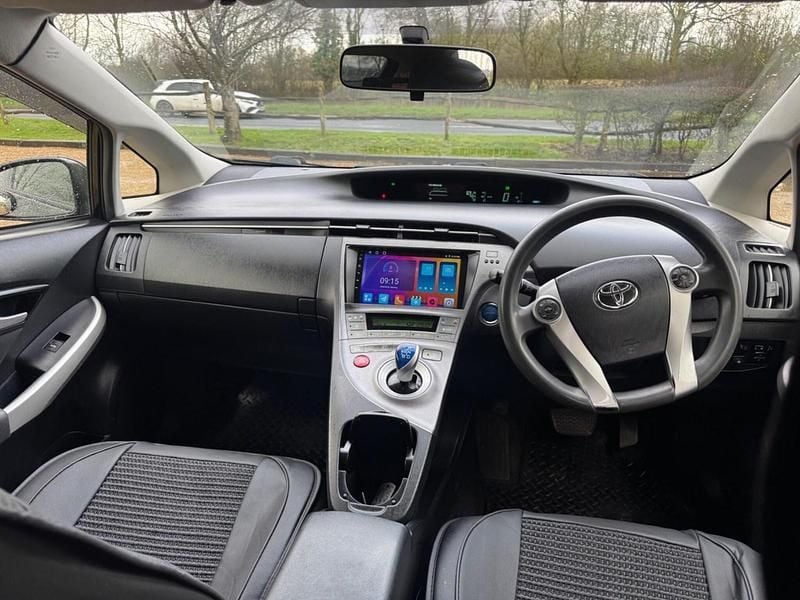 Used Toyota Prius 122 HP (89 kW) 2019 Black Hatchback