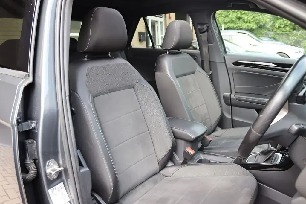 Used VW T-Roc Style 150 HP (110 kW) 2022 Grey SUV