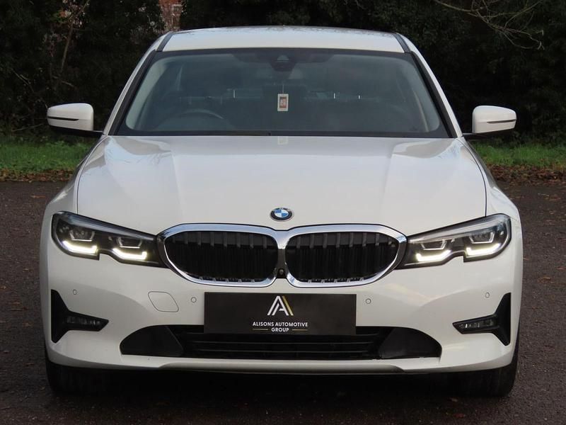 Used BMW 318 2019 White Sedan
