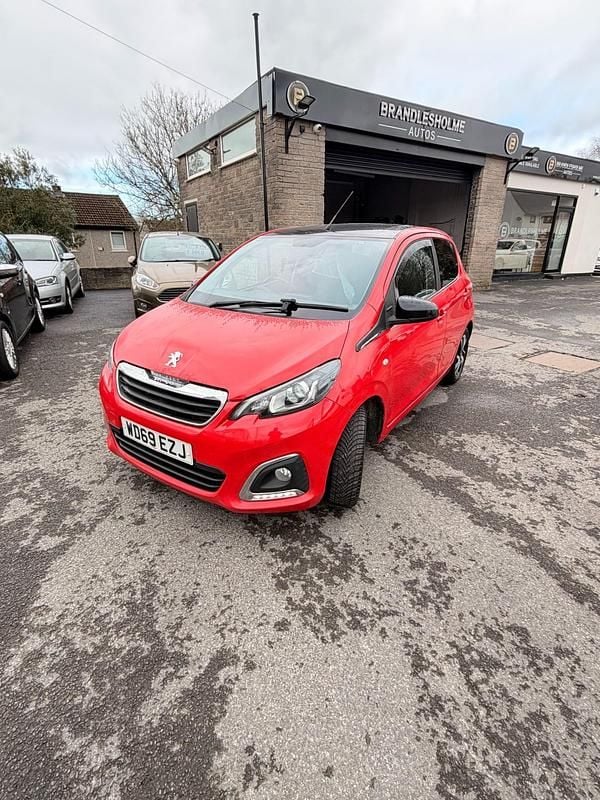 Used Peugeot 108 Allure 72 HP (52 kW) 2020 Red Hatchback