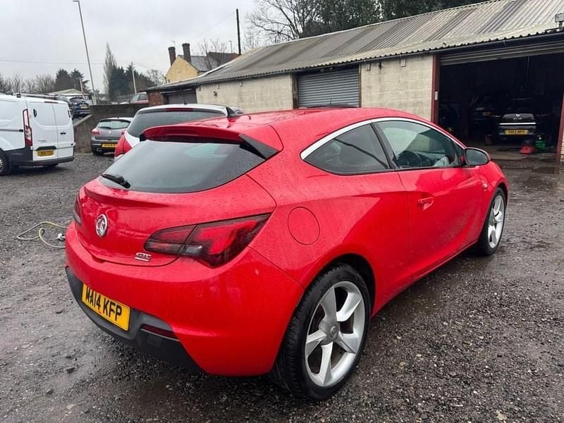 Used Vauxhall Astra GTC SRi 140 HP (102 kW) 2014 Red Hatchback
