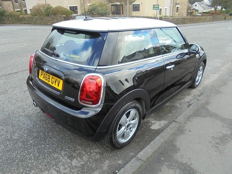 Used Mini Cooper Classic 2018 Black Hatchback