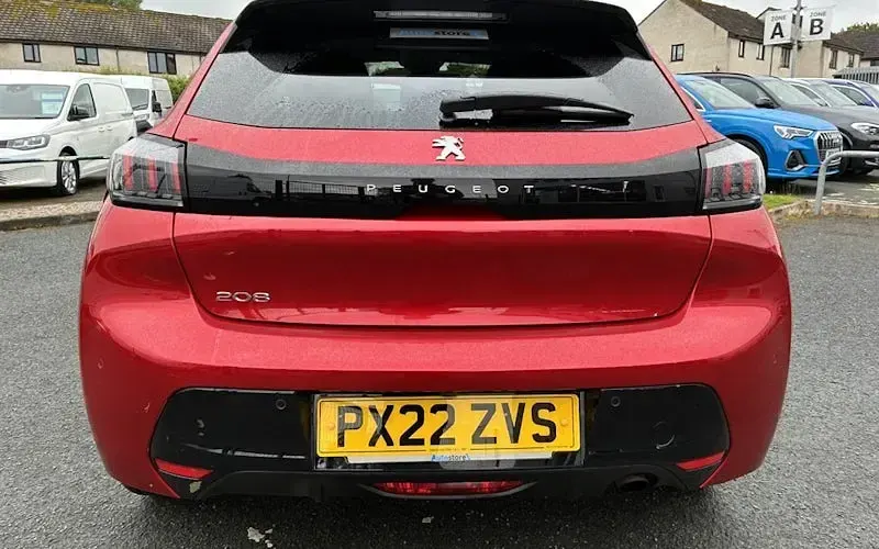 Second-hand Peugeot 208 Allure Premium 102 CP (75 kW) 2022 Hatchback