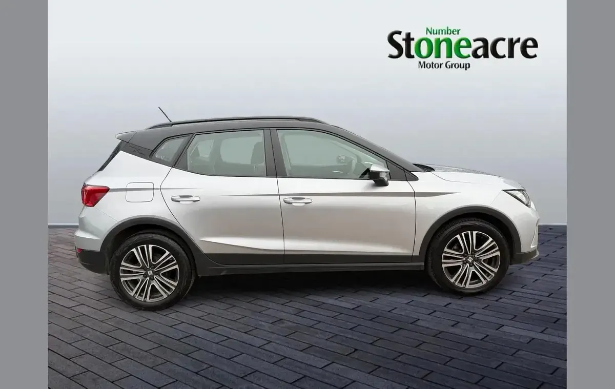 Used Seat Arona SE Technology 110 HP (80 kW) 2023 Silver SUV