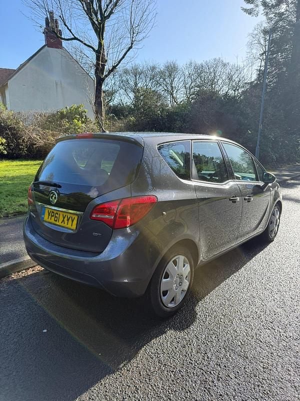 Używany Vauxhall Meriva 2011 Szary Minivan