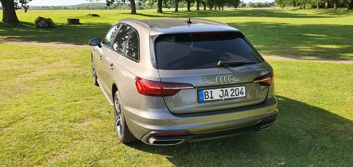 Used Audi A4 Comfort 163 HP (119 kW) 2021 Grey Estate