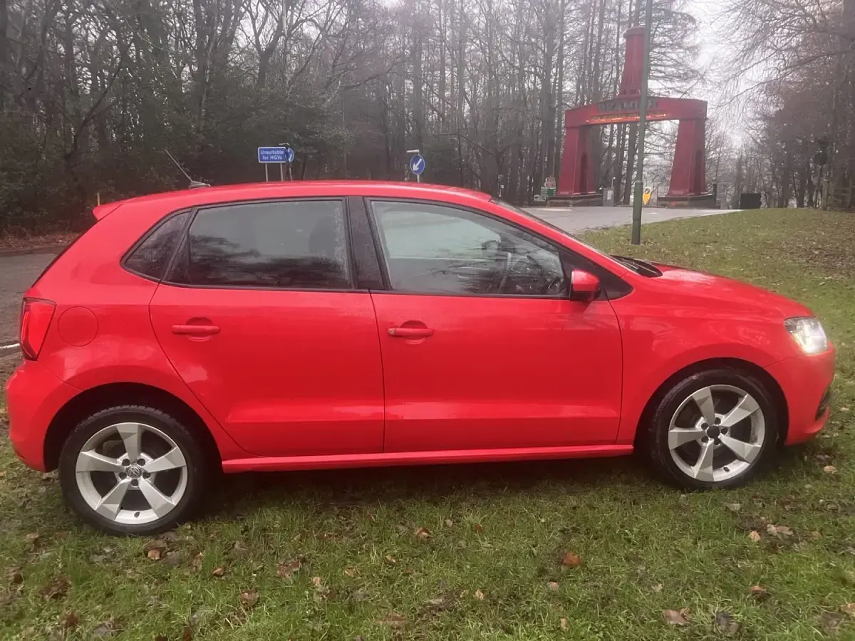 Begagnad VW Polo SEL 2017 Röd Halvkombi