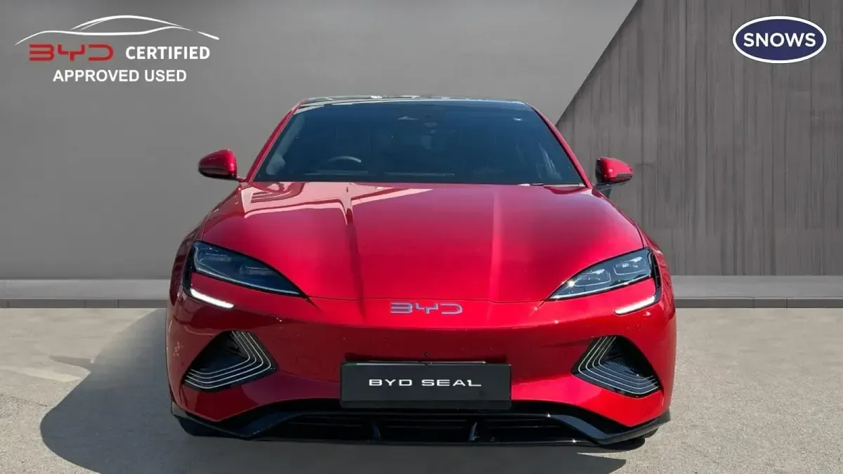 New BYD Seal 389 kW (530 HP) 2026 Ruby red