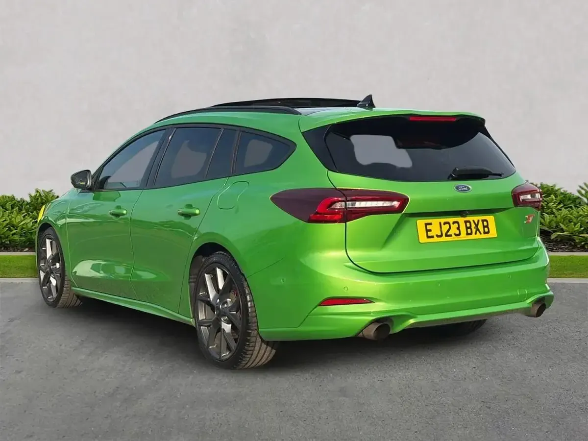 Used Ford Focus ST 280 HP (205 kW) 2023 Green Estate