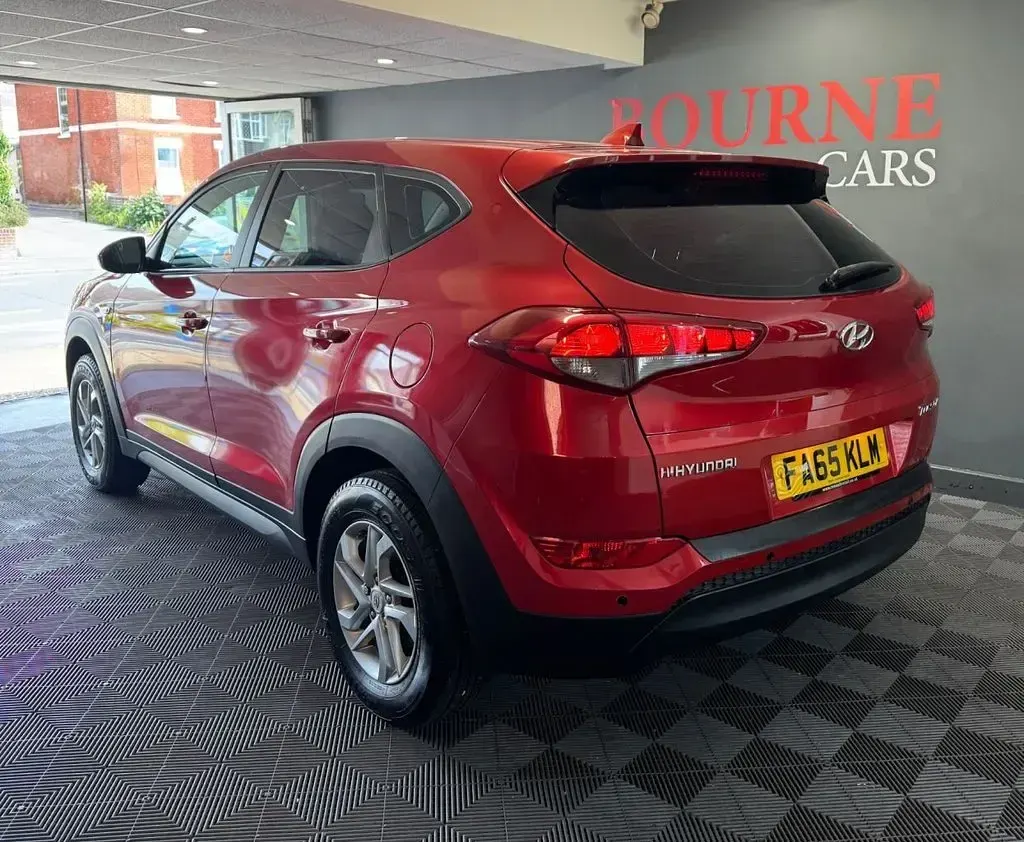 Used Hyundai Tucson 177 HP (130 kW) 2016 Red SUV