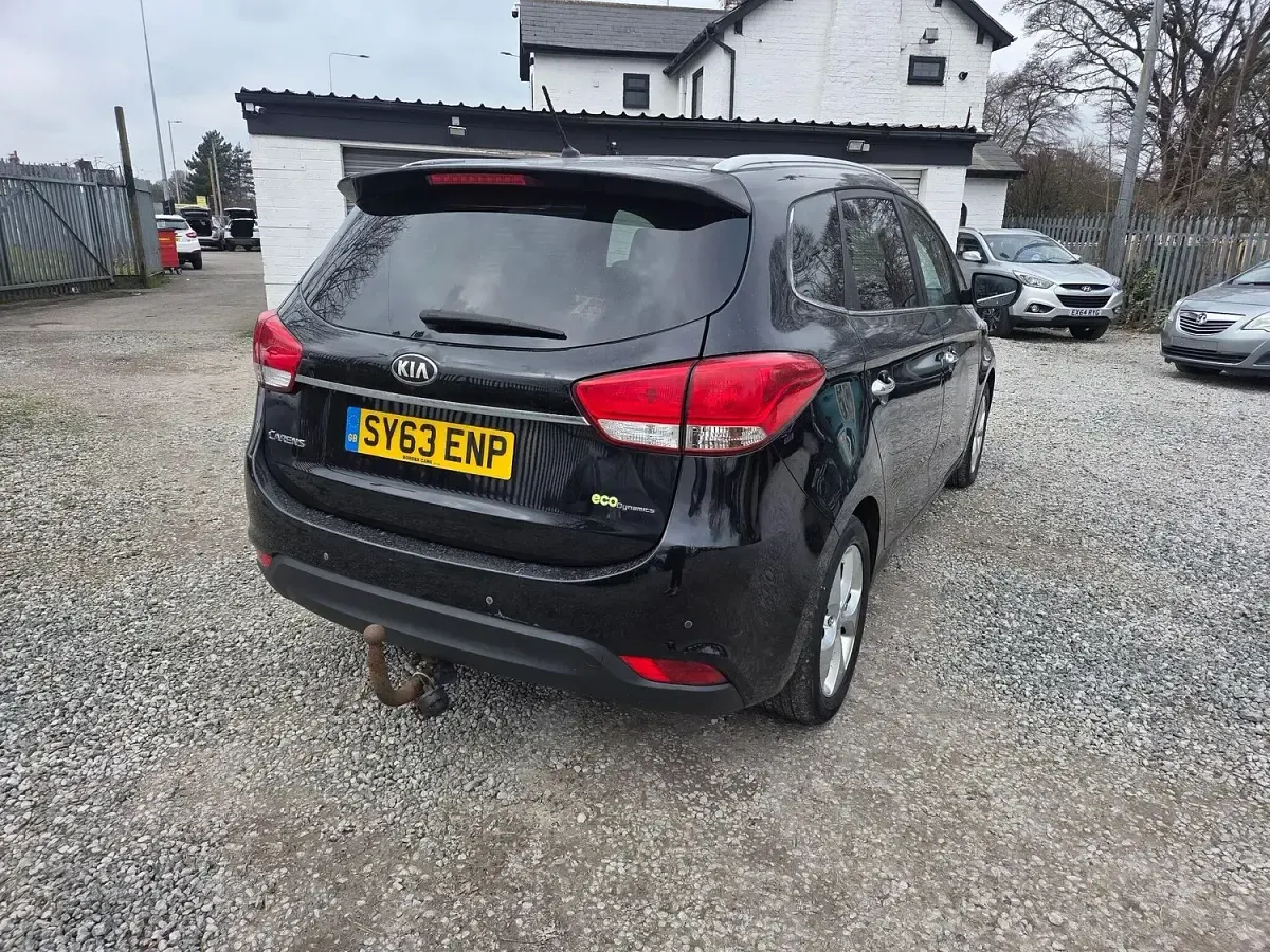 Used Kia Carens 133 HP (97 kW) 2013 Black MPV