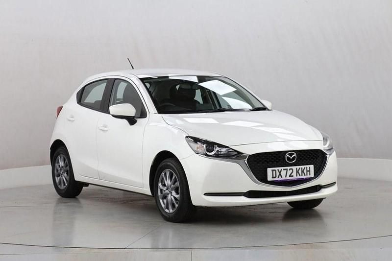 Used Mazda 2 75 HP (55 kW) 2022 White Hatchback