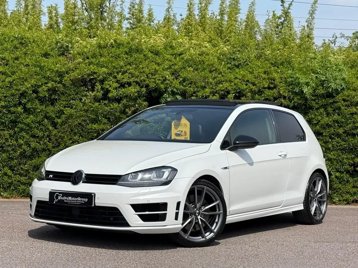 Used VW Golf VII R 2016 White Hatchback