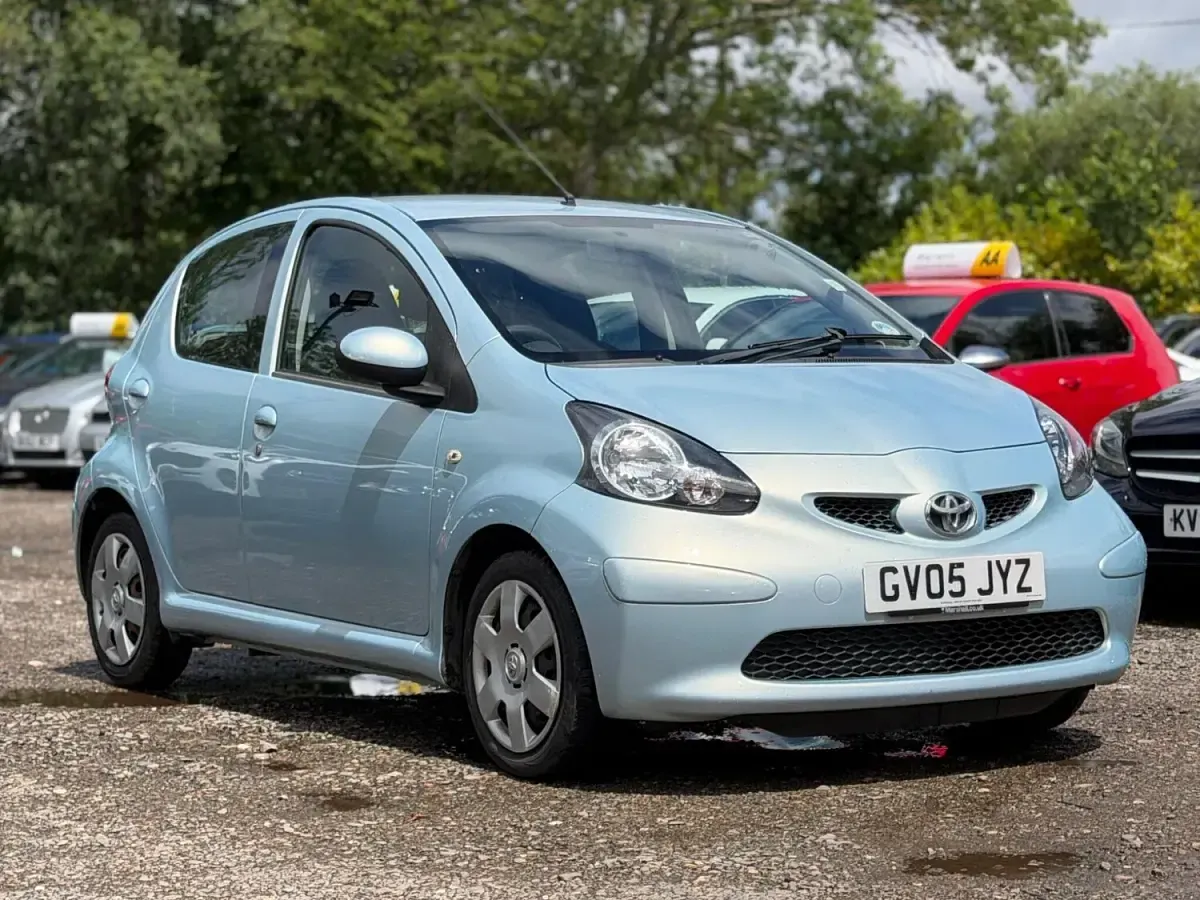 Used Toyota Aygo 2005 Blue Hatchback