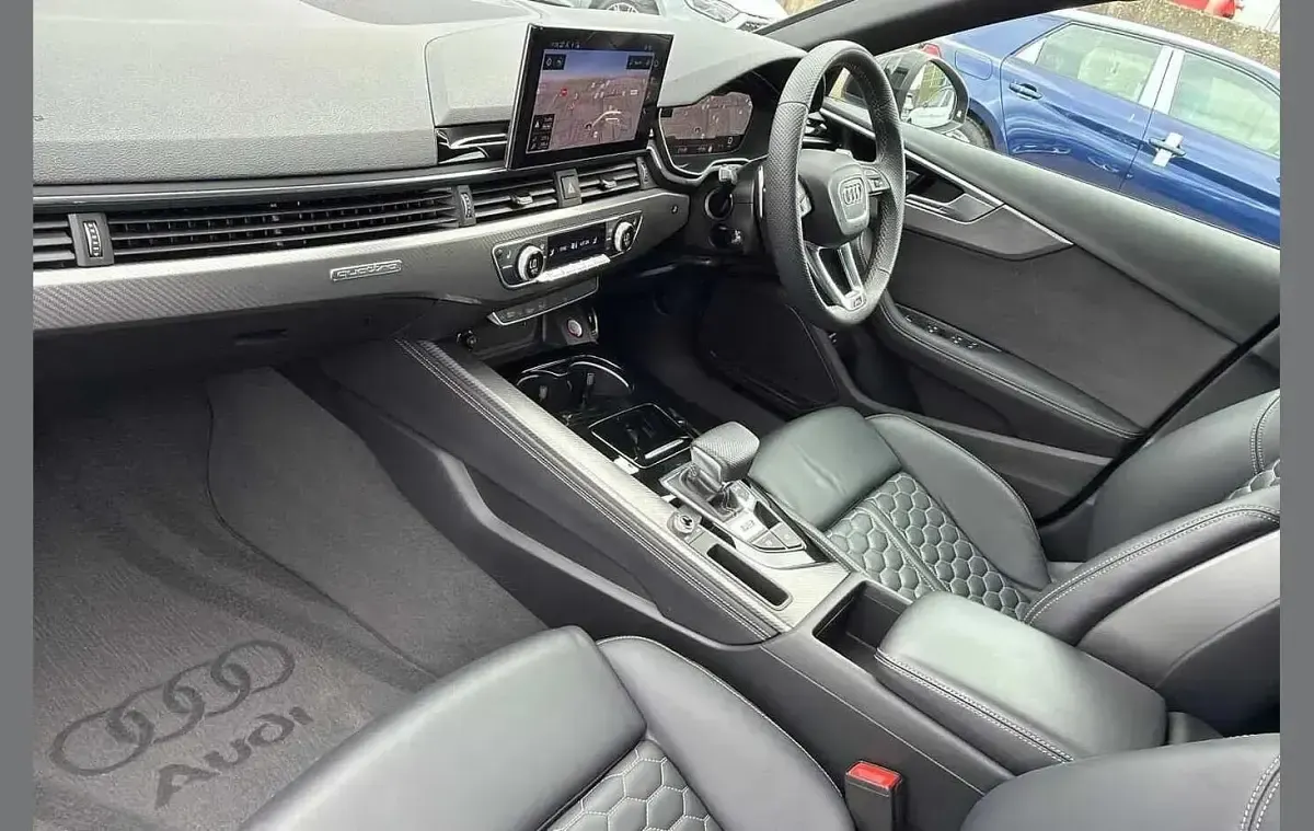 Used Audi RS4 Design 444 HP (326 kW) 2024 Black Estate