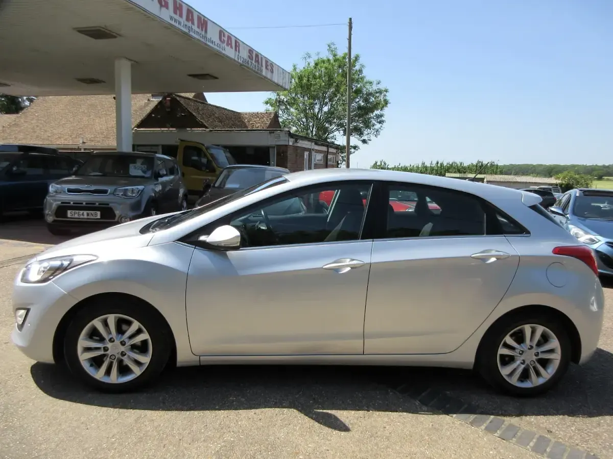 Used Hyundai i30 Style 128 HP (94 kW) 2013 Silver Hatchback