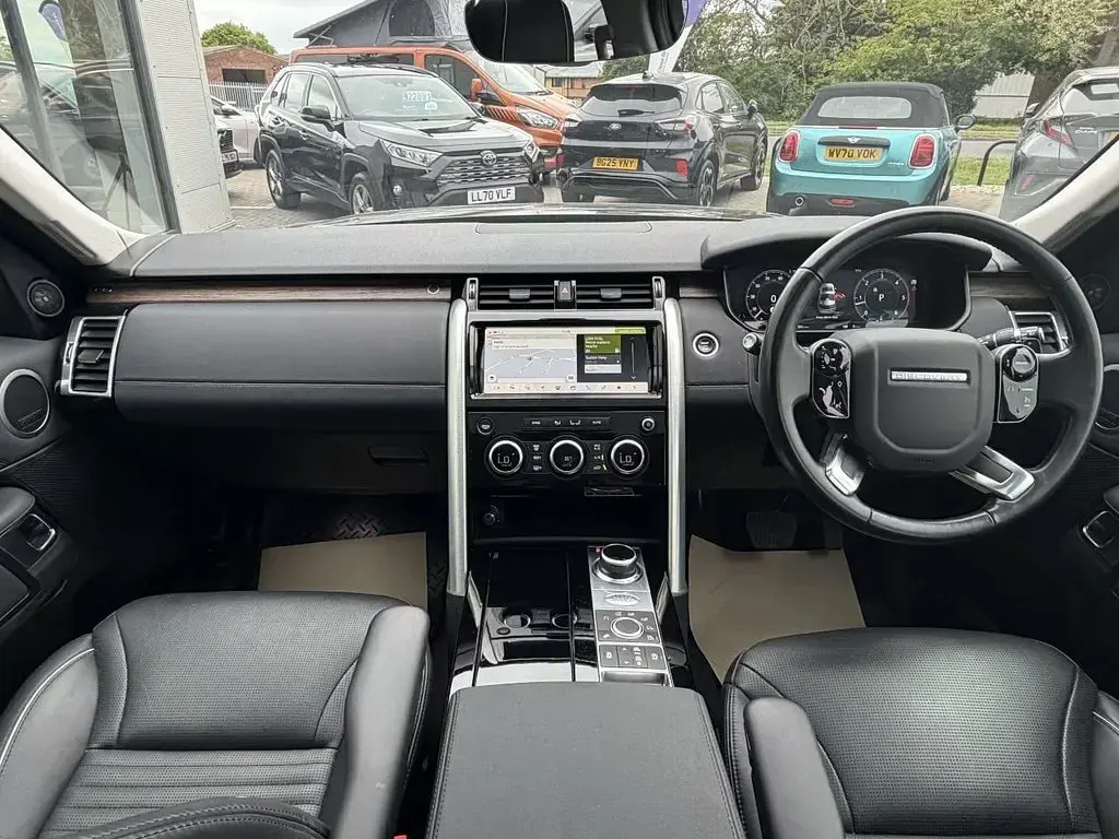 Used Land Rover Discovery 5 HSE 2019 Black SUV