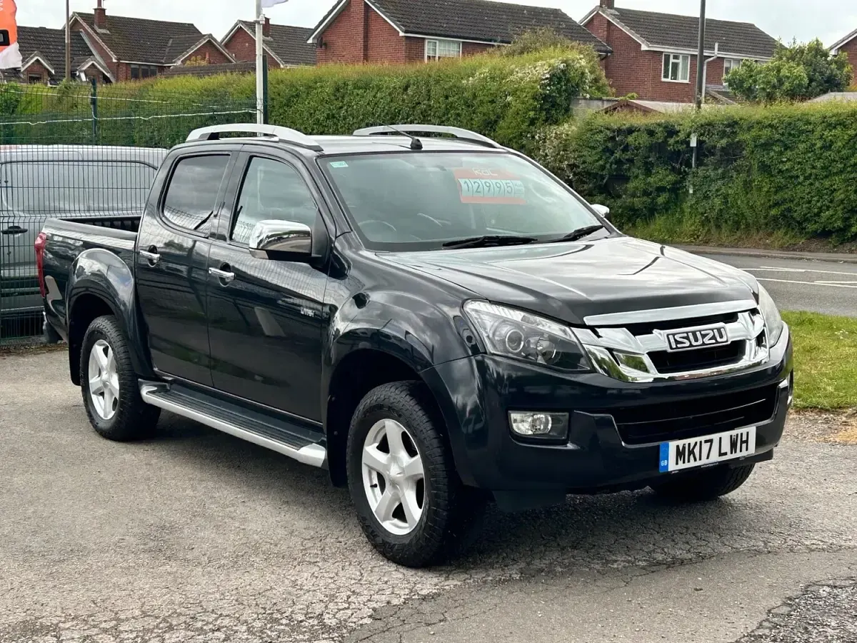Used Isuzu D-Max 2017 Black Pickup