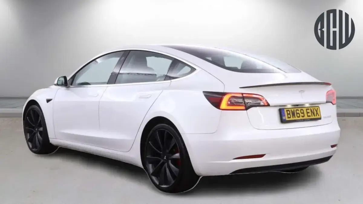 Used Tesla Model 3 Performance 461 kW (627 HP) 2019 White Sedan