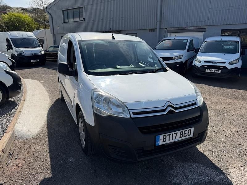 Used Citroën Berlingo 75 HP (55 kW) 2017 White MPV