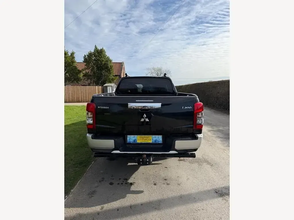 Usado Mitsubishi L200 150 HP (110 kW) 2020 Preto Pickup