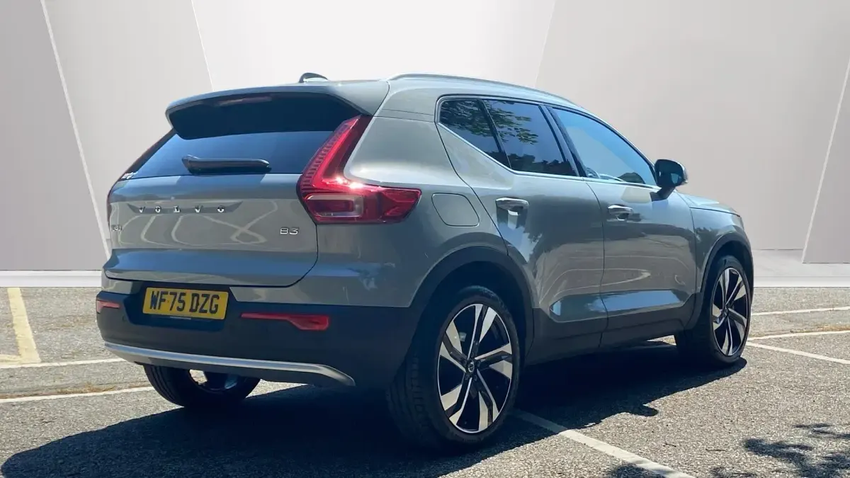 Used Volvo XC40 Ultra 163 HP (119 kW) 2025 Grey SUV