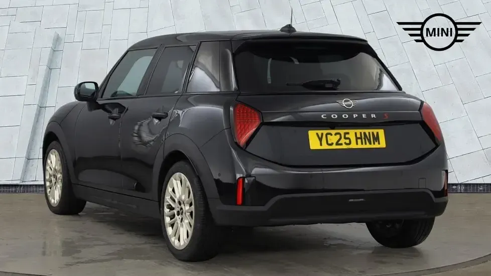 Used Mini Cooper S Hatch 201 HP (147 kW) 2025 Black Hatchback