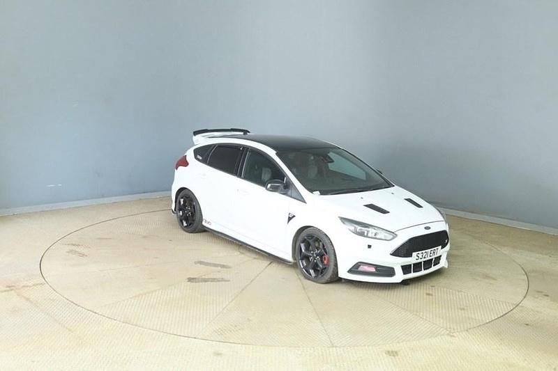 Used Ford Focus ST 185 HP (136 kW) 2015 Hatchback