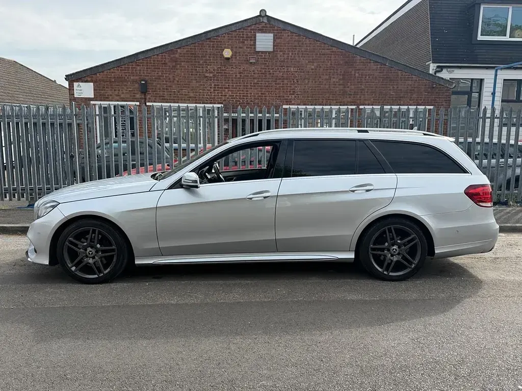 Usado Mercedes E250 AMG 2013 Prateado Carrinha