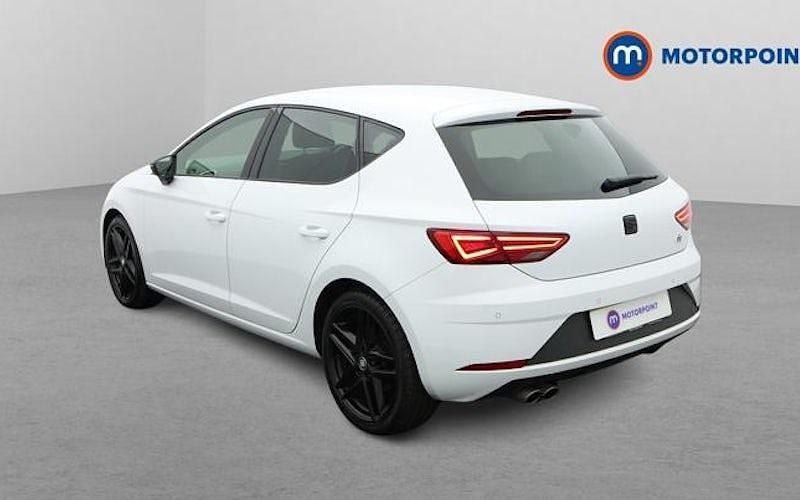 Used Seat Leon Black Edition 150 HP (110 kW) 2020 White Hatchback