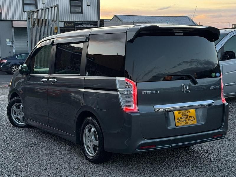 Używany Honda Stepwgn 2012 Szary Minivan