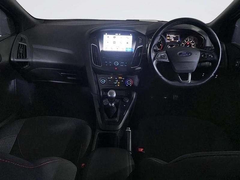 Used Ford Focus ST-Line 120 HP (88 kW) 2017 Grey Hatchback