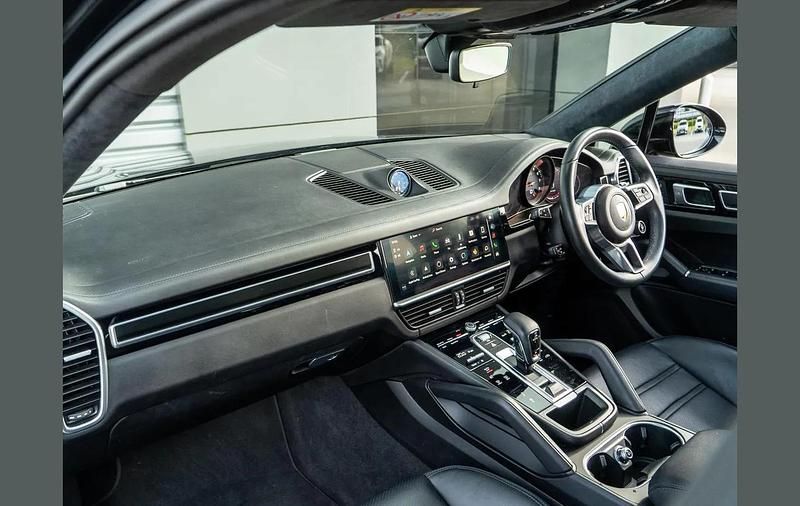 Used Porsche Cayenne GTS 453 HP (333 kW) 2022 Black SUV