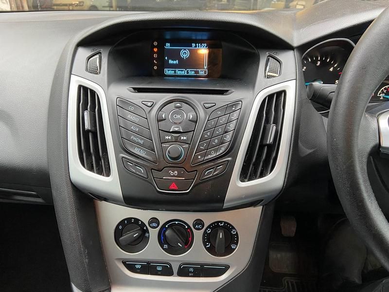 Used Ford Focus Zetec 2013 Blue Estate