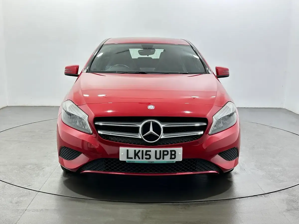 Used Mercedes A200 136 HP (100 kW) 2015 Red Hatchback