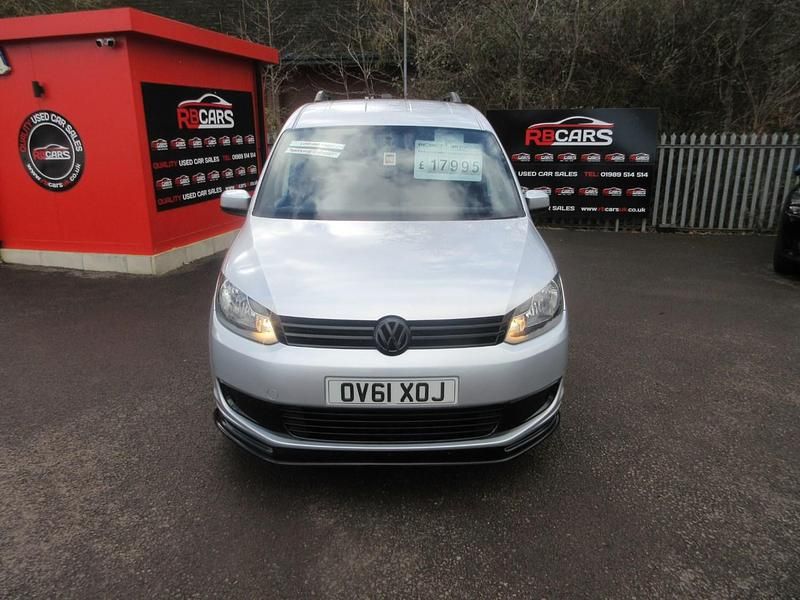 Usado VW Caddy Maxi 102 HP (75 kW) 2011 Prateado Monovolume