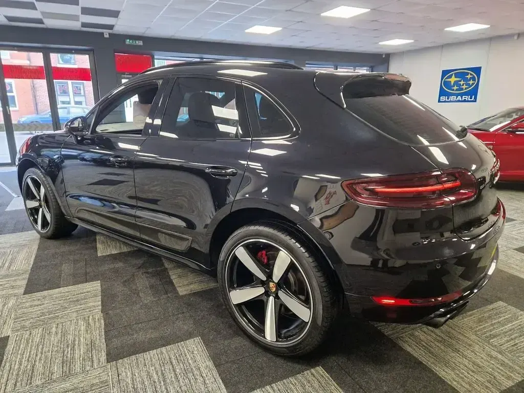 Used Porsche Macan Turbo 400 HP (294 kW) 2015 Black SUV