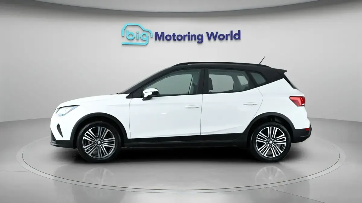 Used Seat Arona SE 95 HP (69 kW) 2023 White SUV