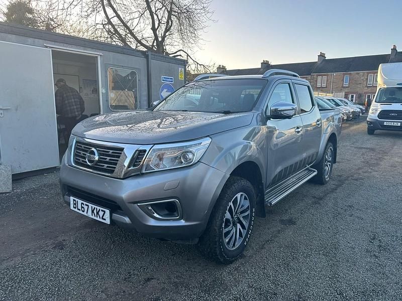 Used Nissan Navara Tekna 190 HP (139 kW) 2017 Grey Pickup