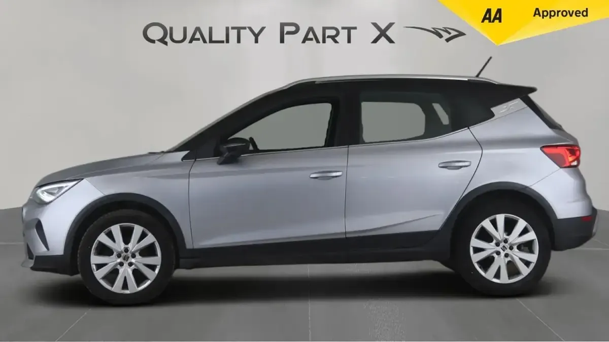 Usado Seat Arona Xperience 2023 Prateado SUV