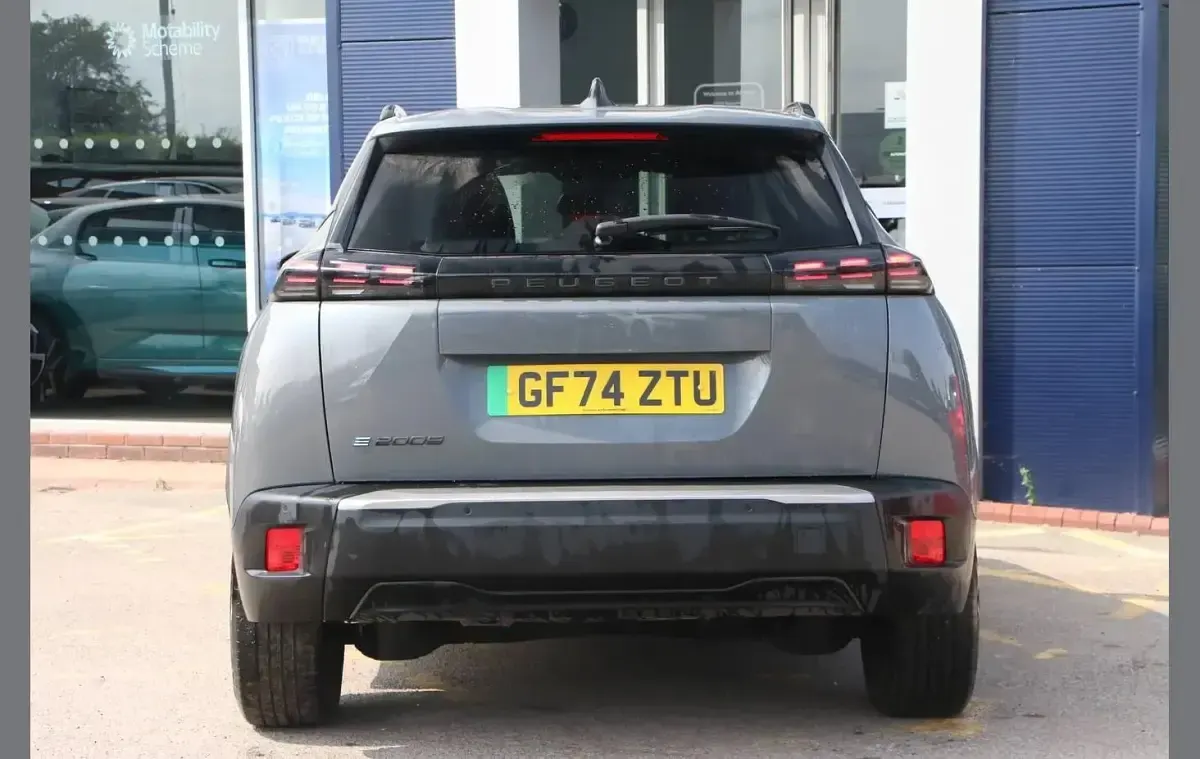 Used Peugeot e-2008 Allure 100 kW (136 HP) 2024 Grey SUV