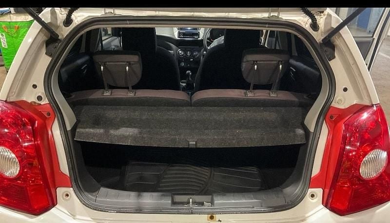 Used Nissan Pixo N-TEC 68 HP (50 kW) 2012 White Hatchback